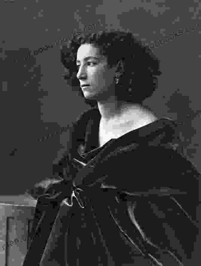 Black And White Portrait Of Sarah Bernhardt In Her Iconic Role As Hamlet Sister Sarah S : Original Mirror Sister States